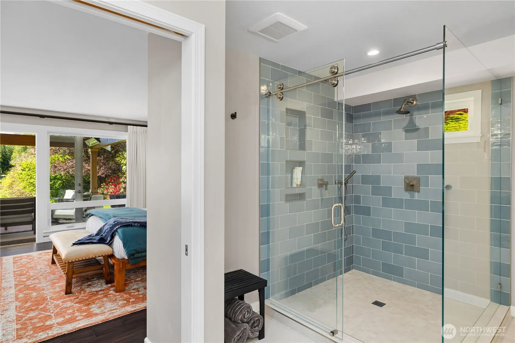2045 E Beaver Lake Drive SE, Sammamish, WA 98075
