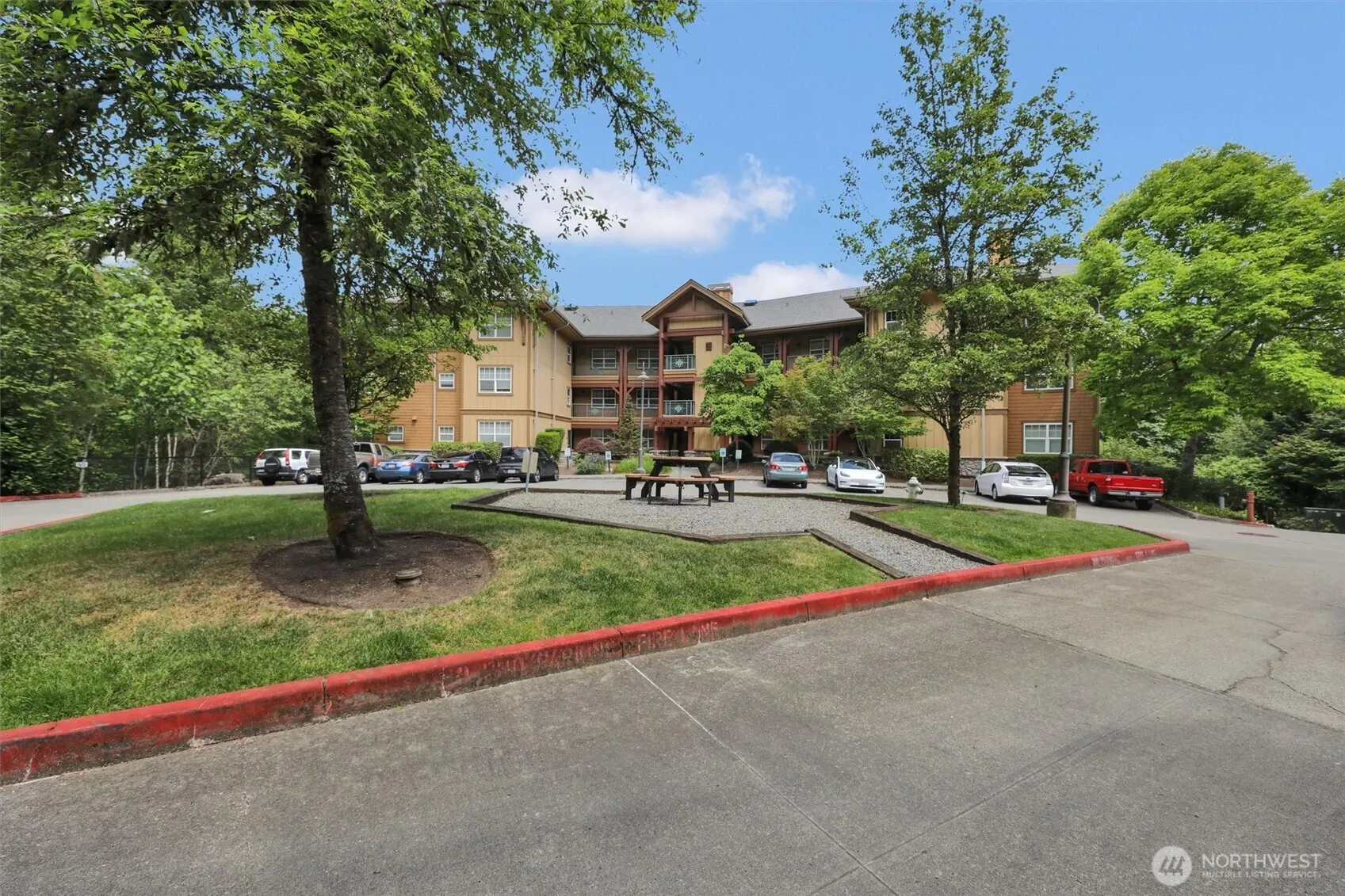 1000 Cabin Creek Lane SW #C203, Issaquah, WA 98027