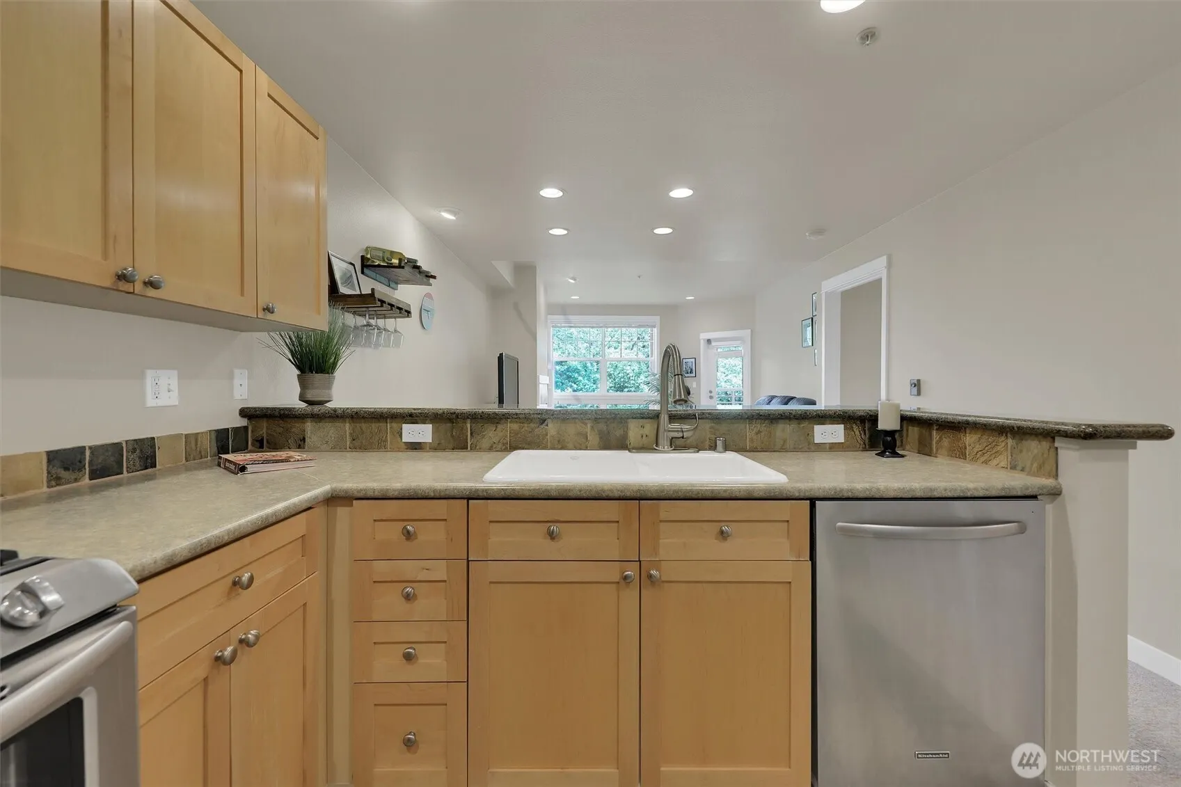 1000 Cabin Creek Lane SW #C203, Issaquah, WA 98027