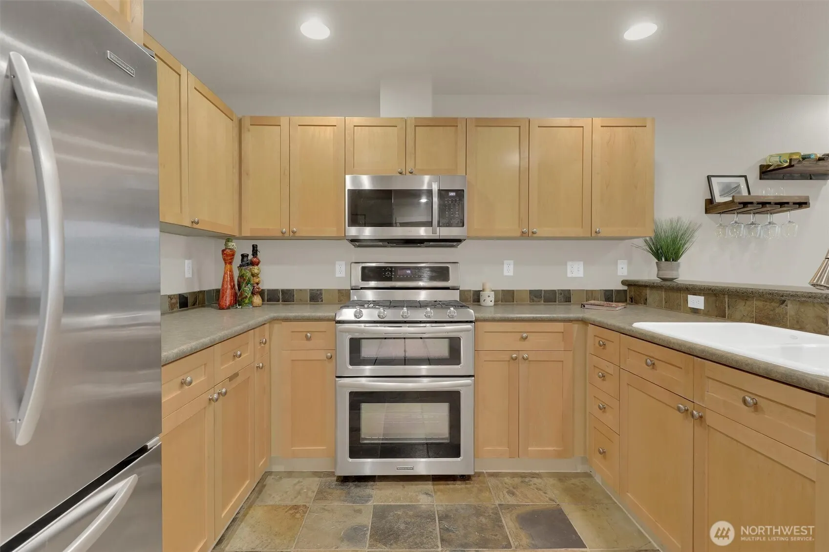 1000 Cabin Creek Lane SW #C203, Issaquah, WA 98027
