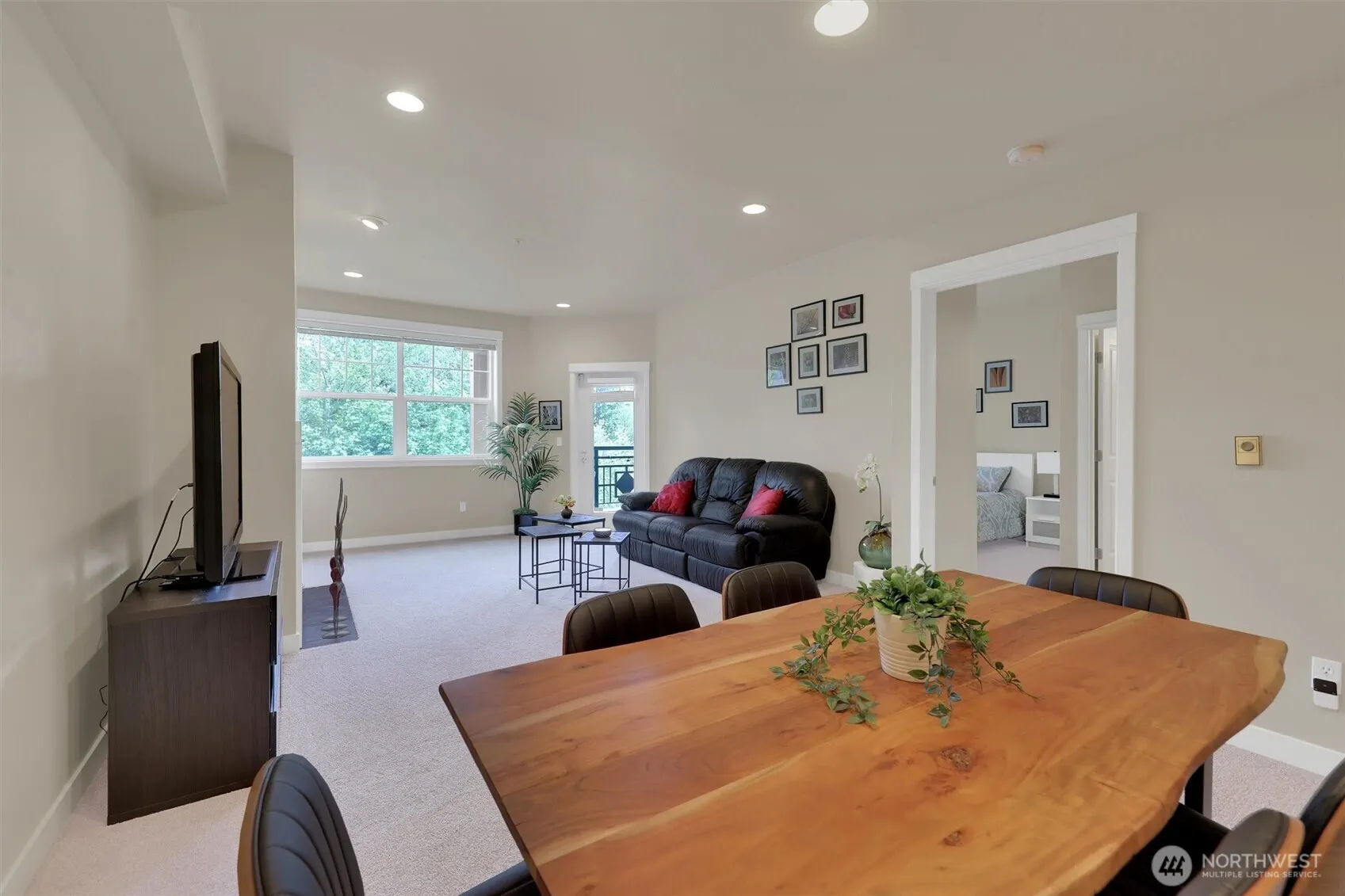 1000 Cabin Creek Lane SW #C203, Issaquah, WA 98027