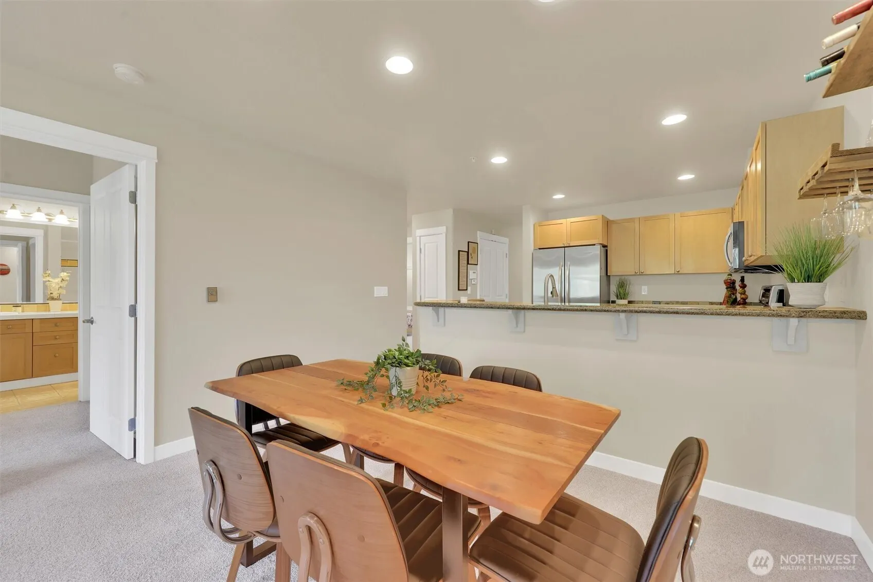 1000 Cabin Creek Lane SW #C203, Issaquah, WA 98027