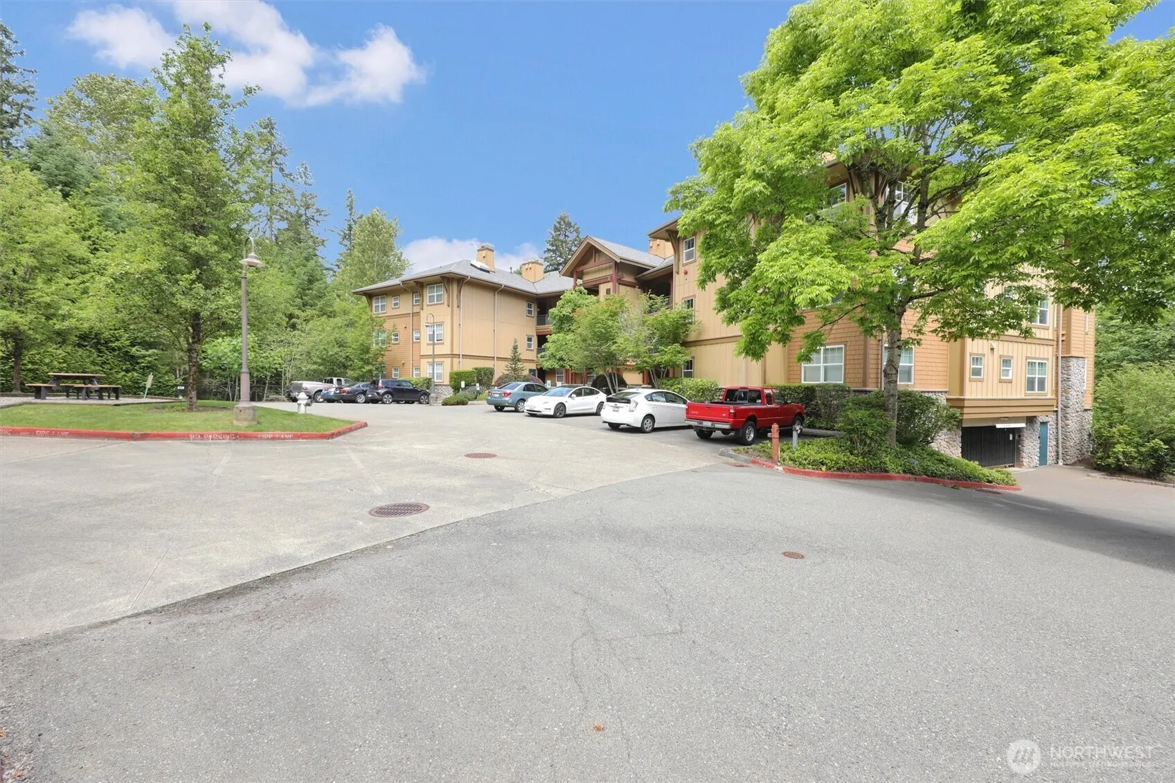 1000 Cabin Creek Lane SW #C203, Issaquah, WA 98027