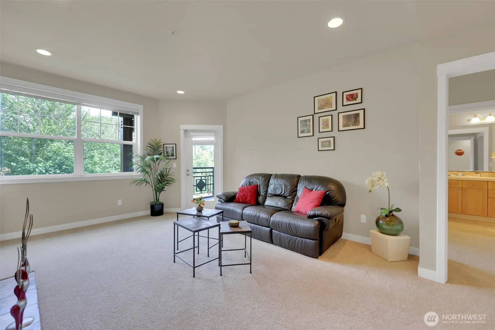 1000 Cabin Creek Lane SW #C203, Issaquah, WA 98027