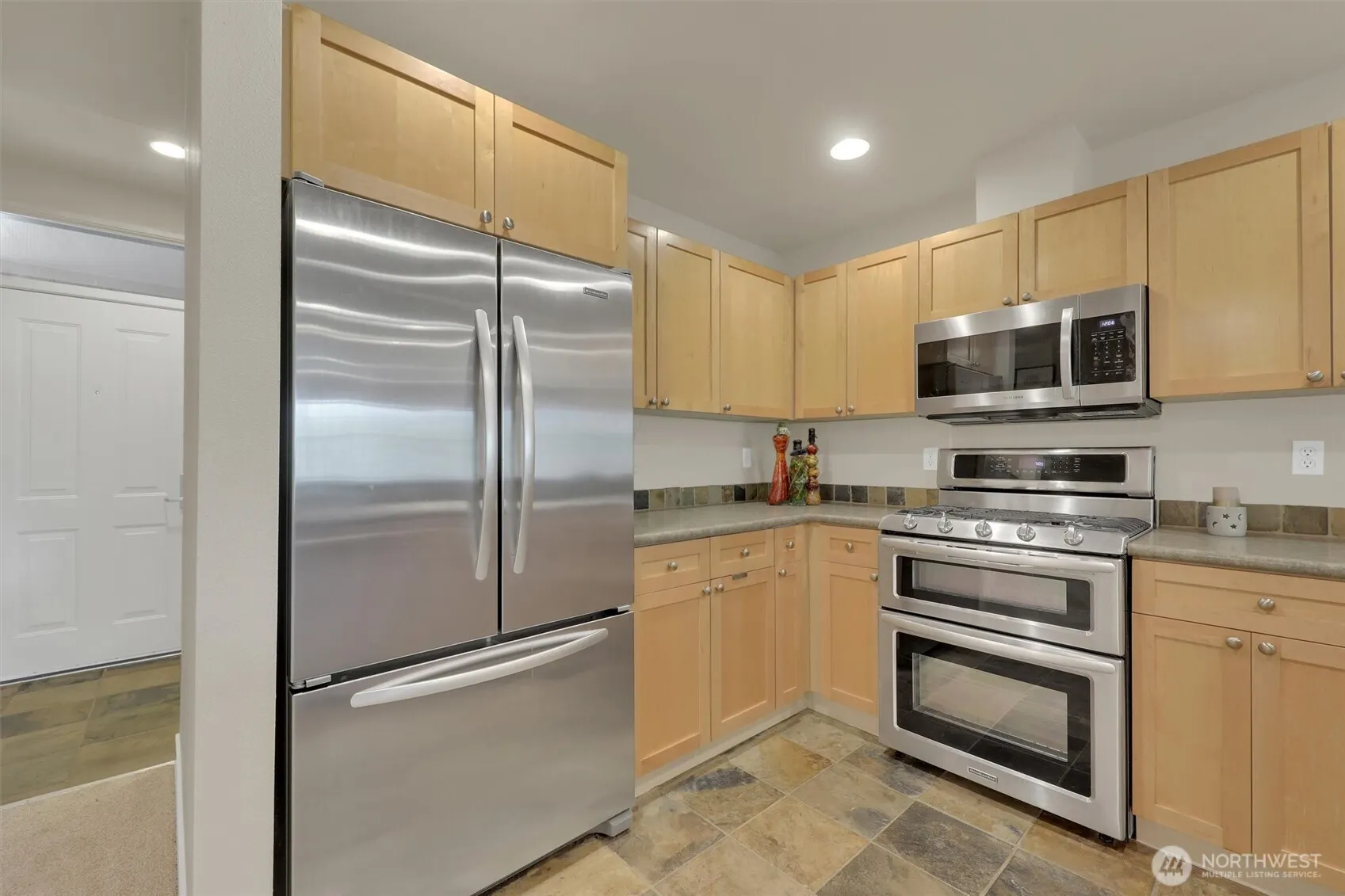 1000 Cabin Creek Lane SW #C203, Issaquah, WA 98027