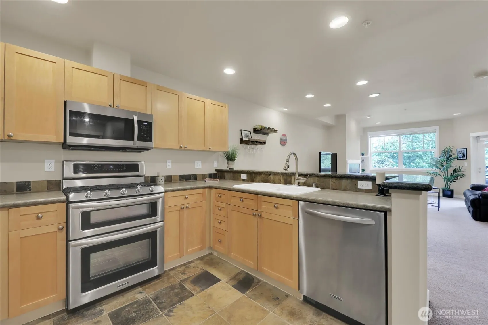 1000 Cabin Creek Lane SW #C203, Issaquah, WA 98027