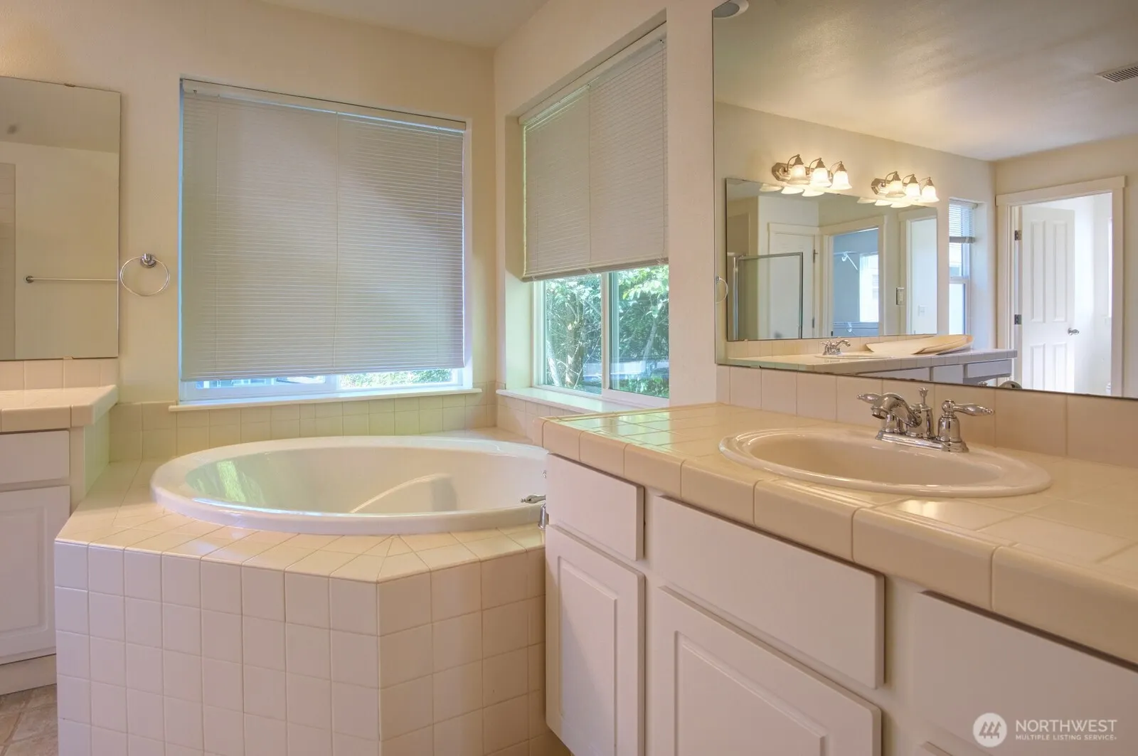 2033 240th Avenue SE, Sammamish, WA 98075