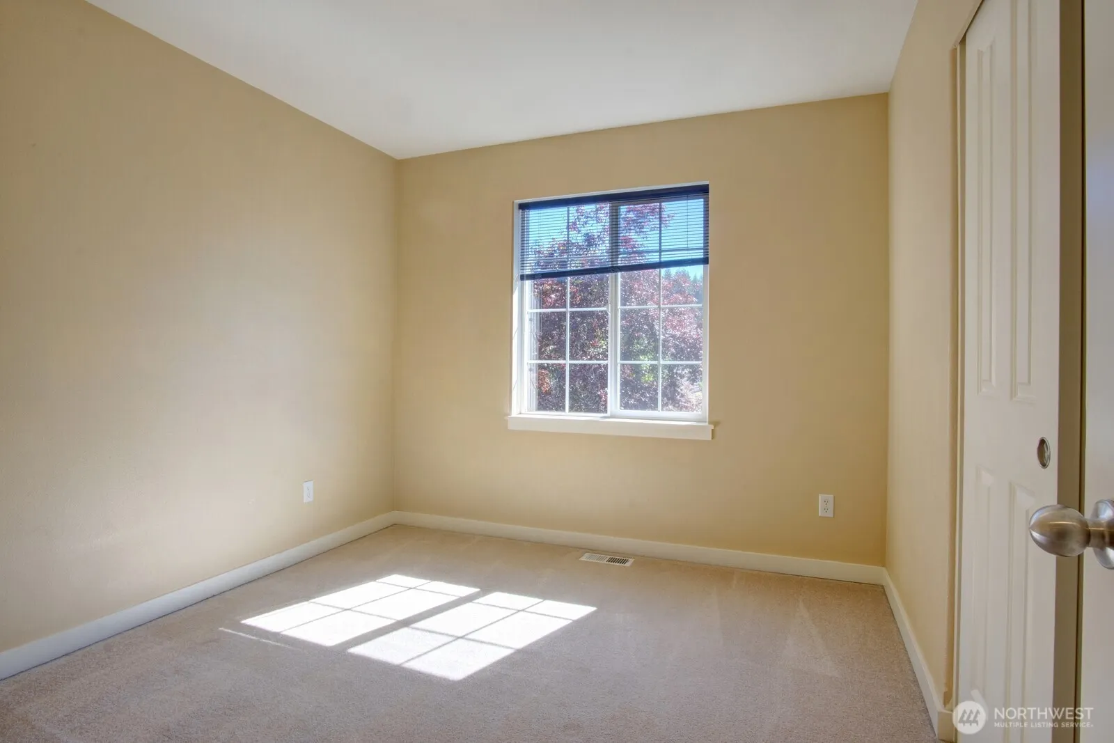 2033 240th Avenue SE, Sammamish, WA 98075