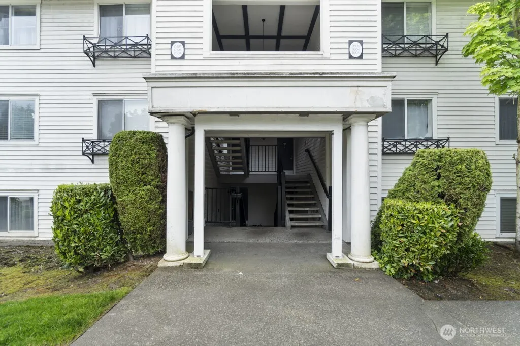15415 35th Avenue Ct W #D103, Lynnwood, WA 98087