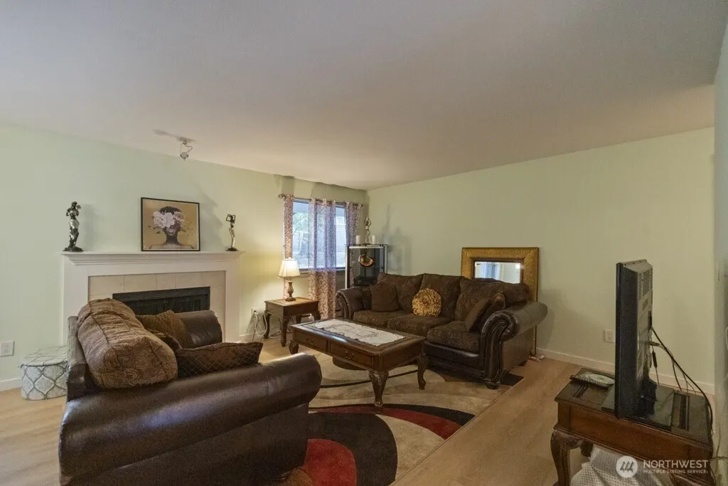 15415 35th Avenue Ct W #D103, Lynnwood, WA 98087