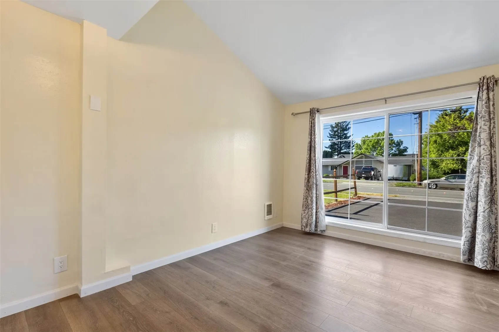 5004 188th Street SW, Lynnwood, WA 98037
