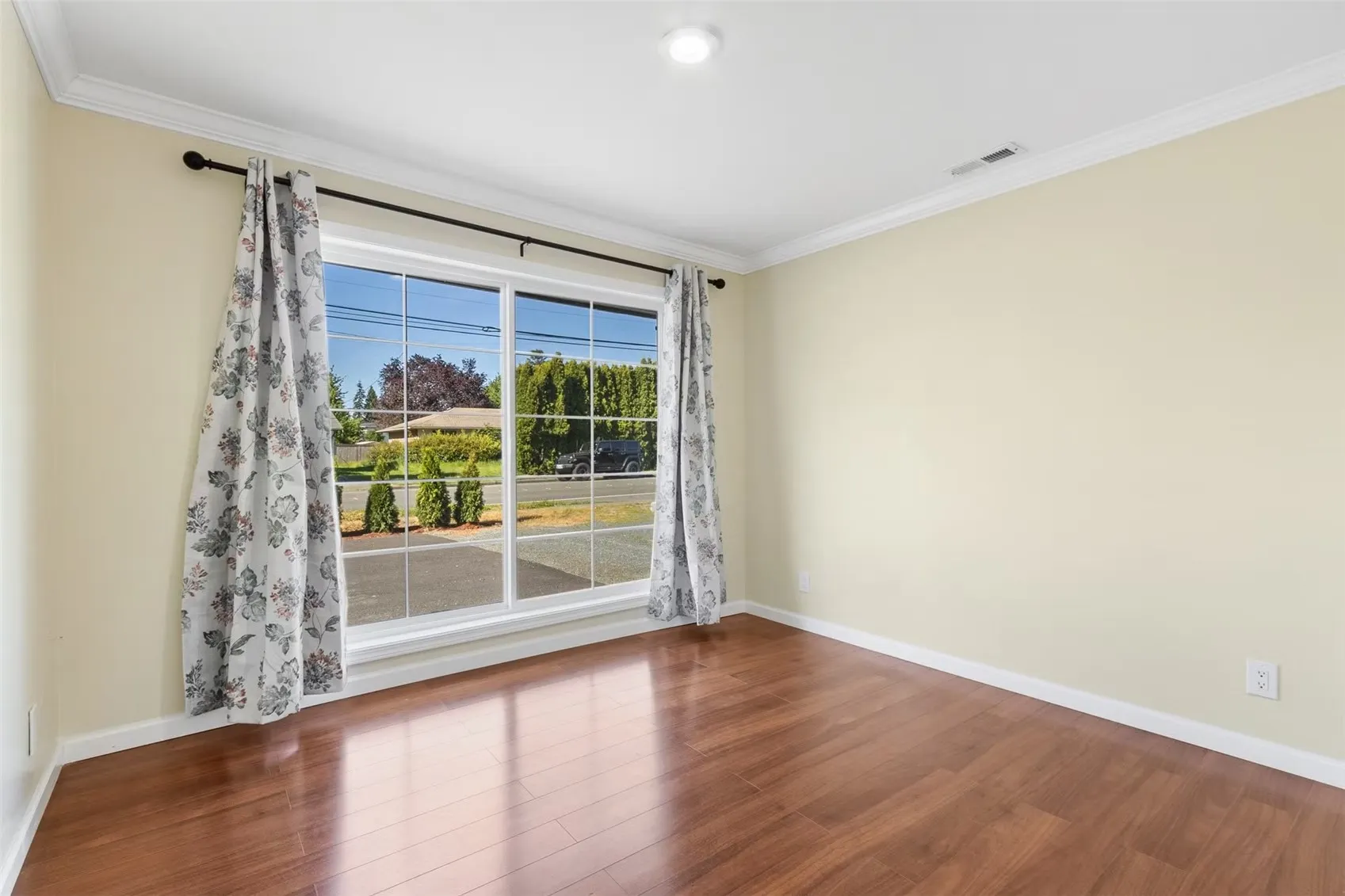 5004 188th Street SW, Lynnwood, WA 98037