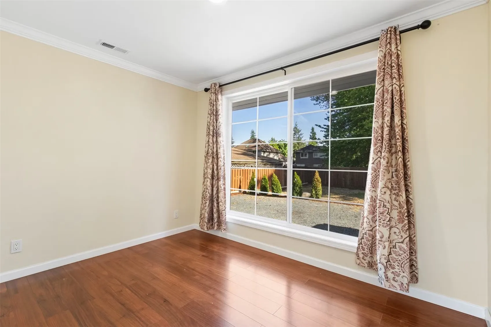 5004 188th Street SW, Lynnwood, WA 98037