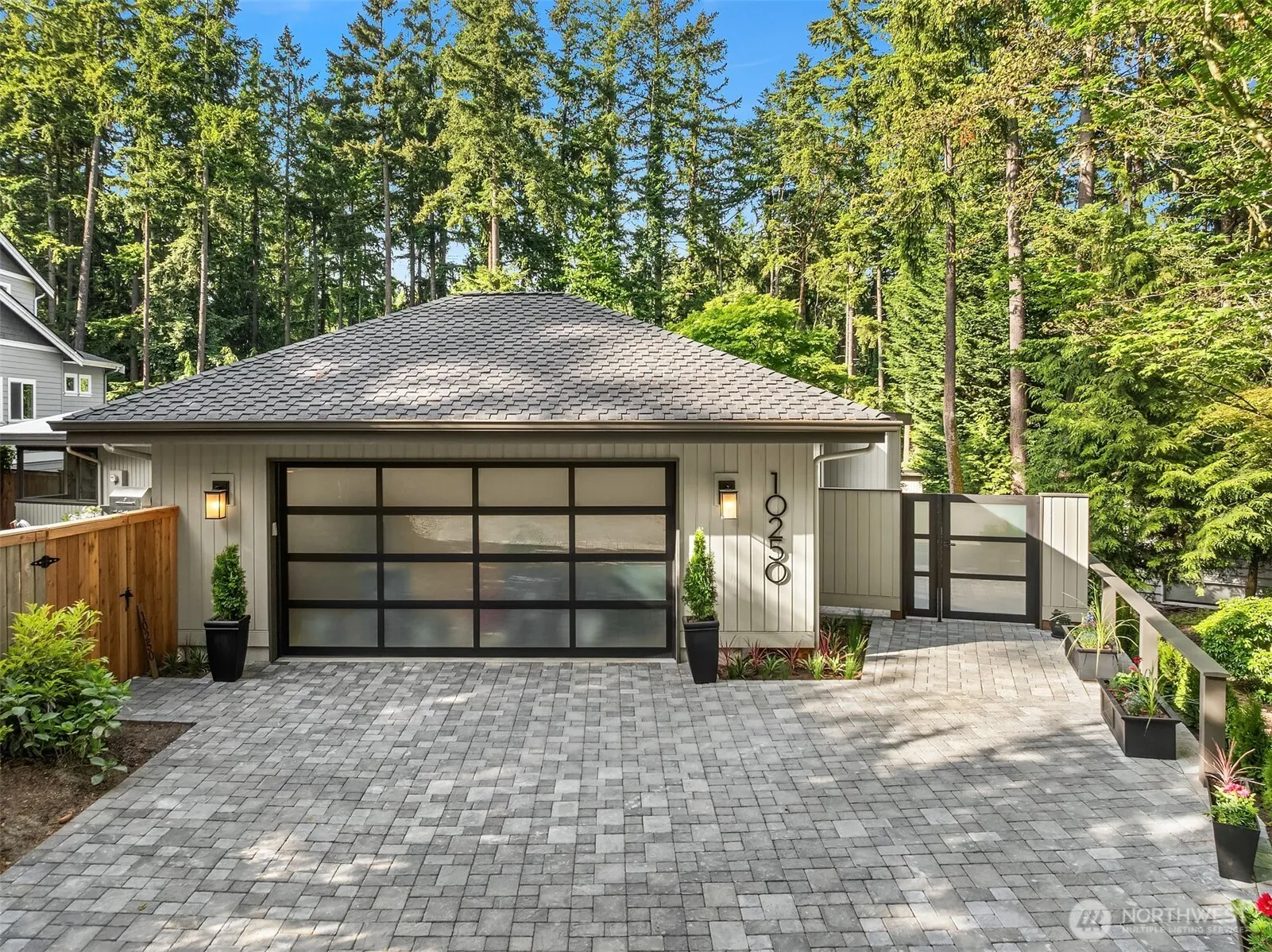 10250 SE 21st Street , Bellevue, WA 98004