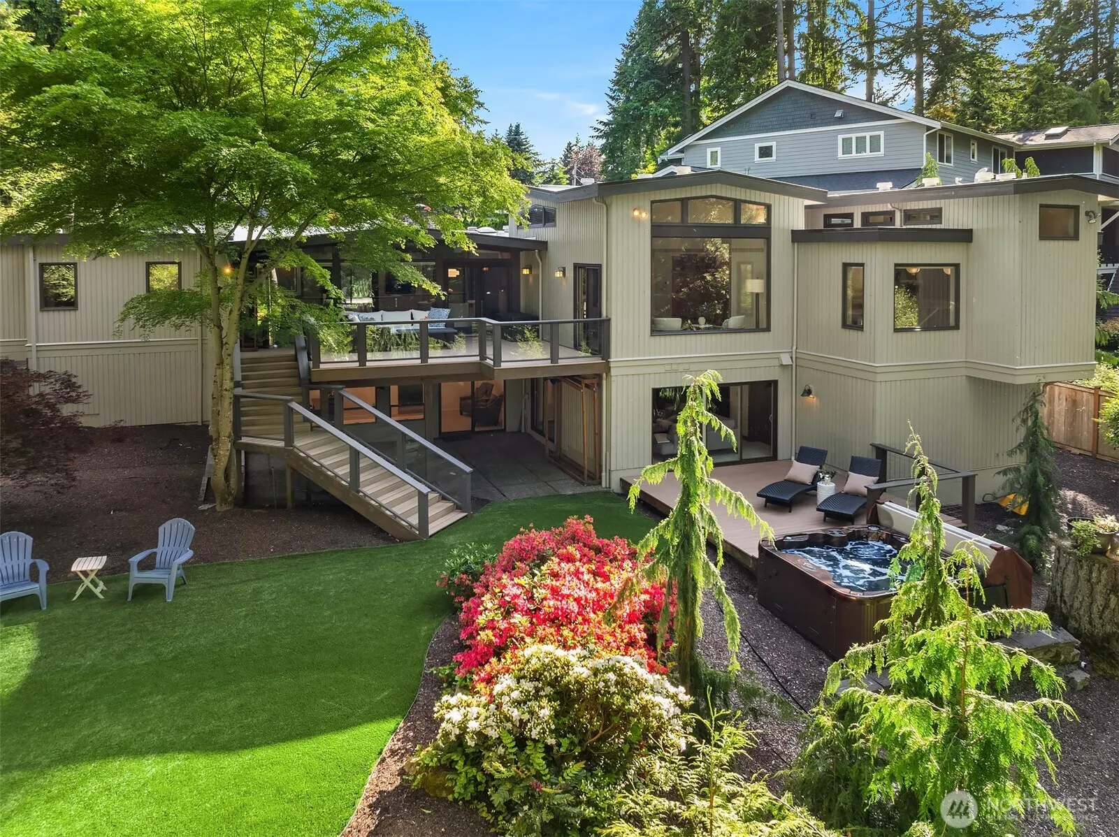 10250 SE 21st Street , Bellevue, WA 98004