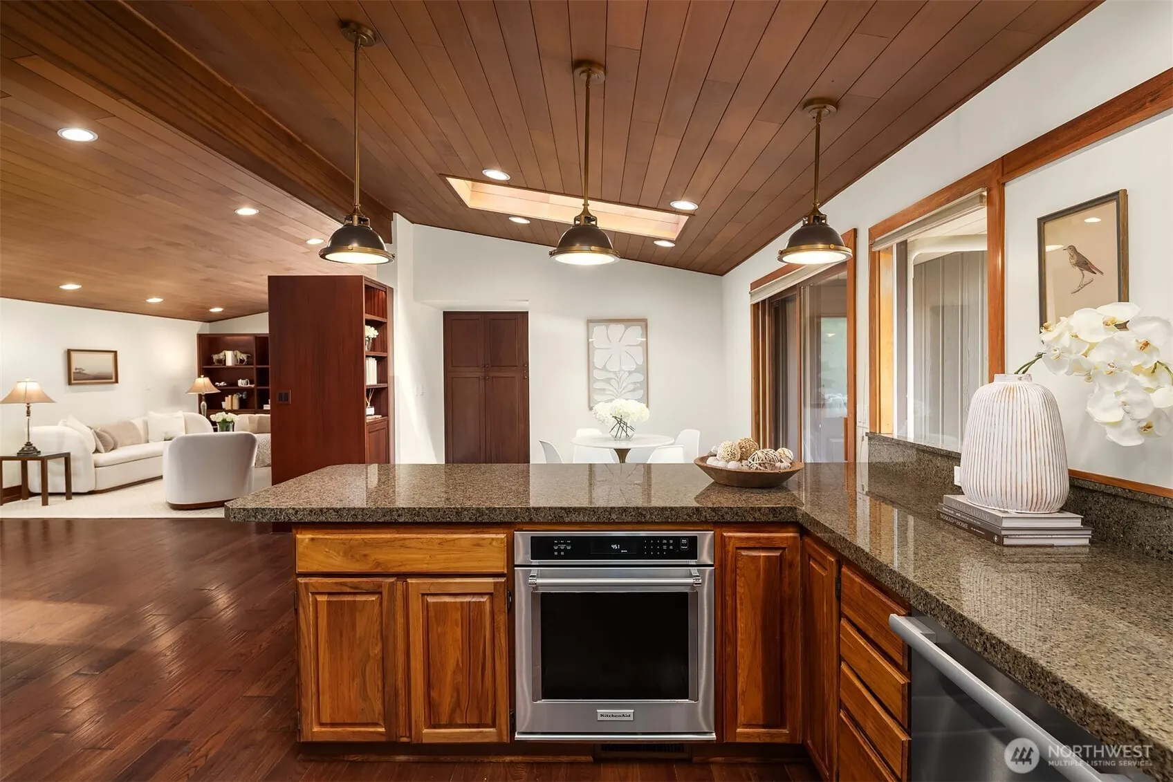 10250 SE 21st Street , Bellevue, WA 98004