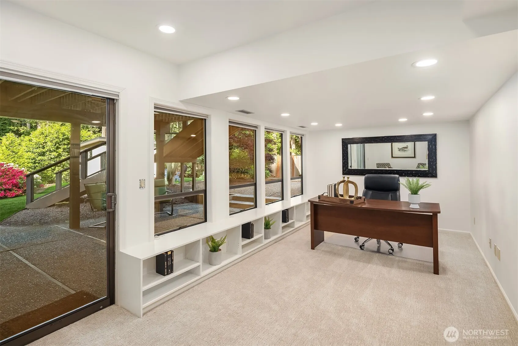 10250 SE 21st Street , Bellevue, WA 98004