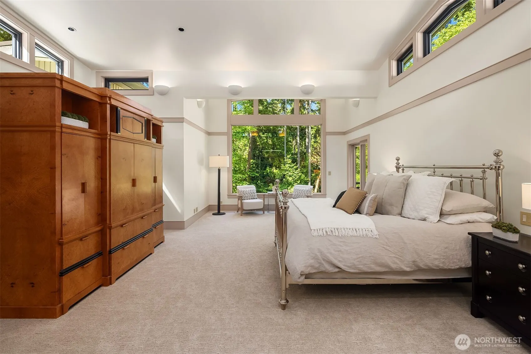 10250 SE 21st Street , Bellevue, WA 98004