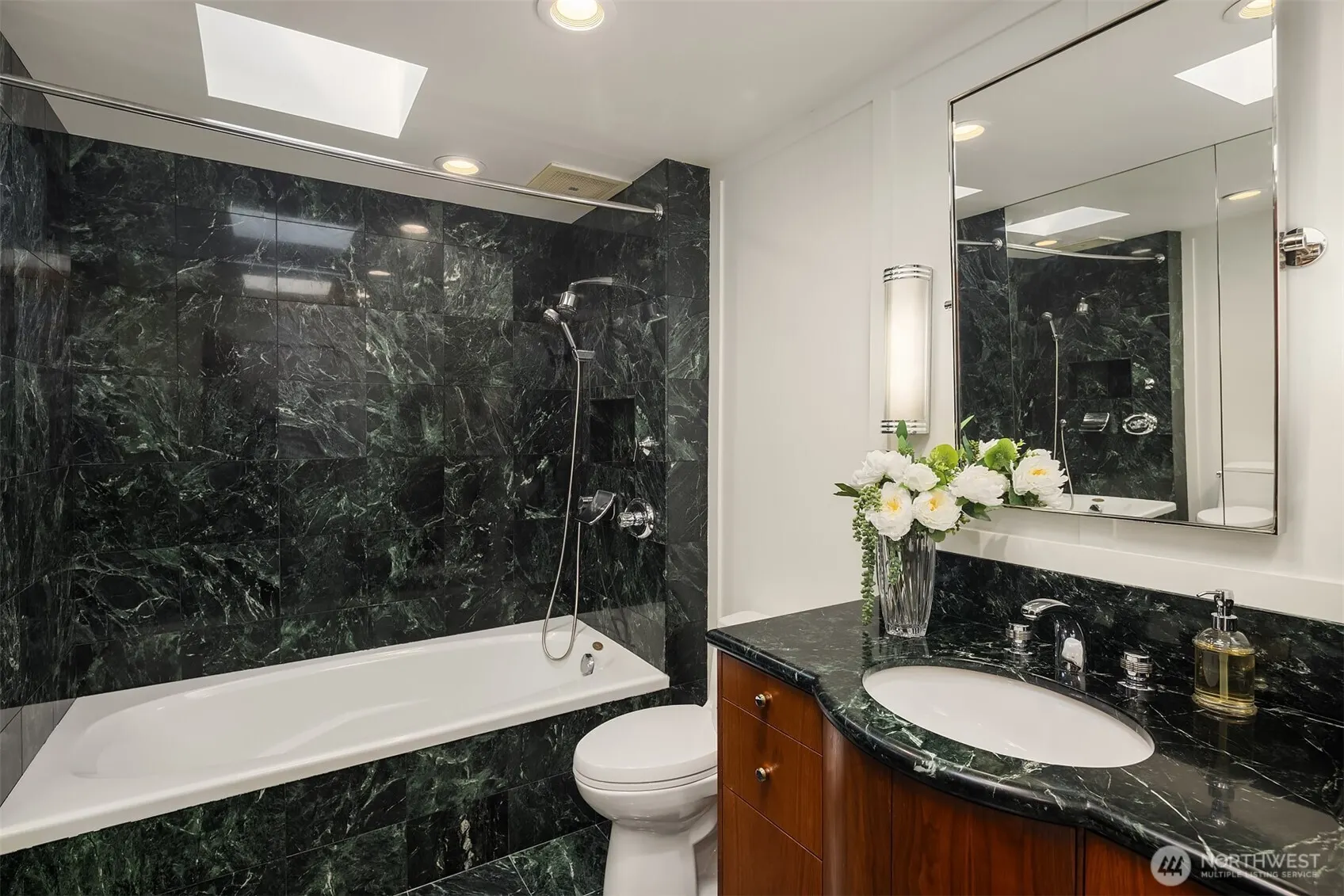 10250 SE 21st Street , Bellevue, WA 98004
