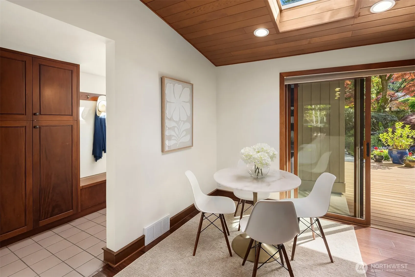 10250 SE 21st Street , Bellevue, WA 98004