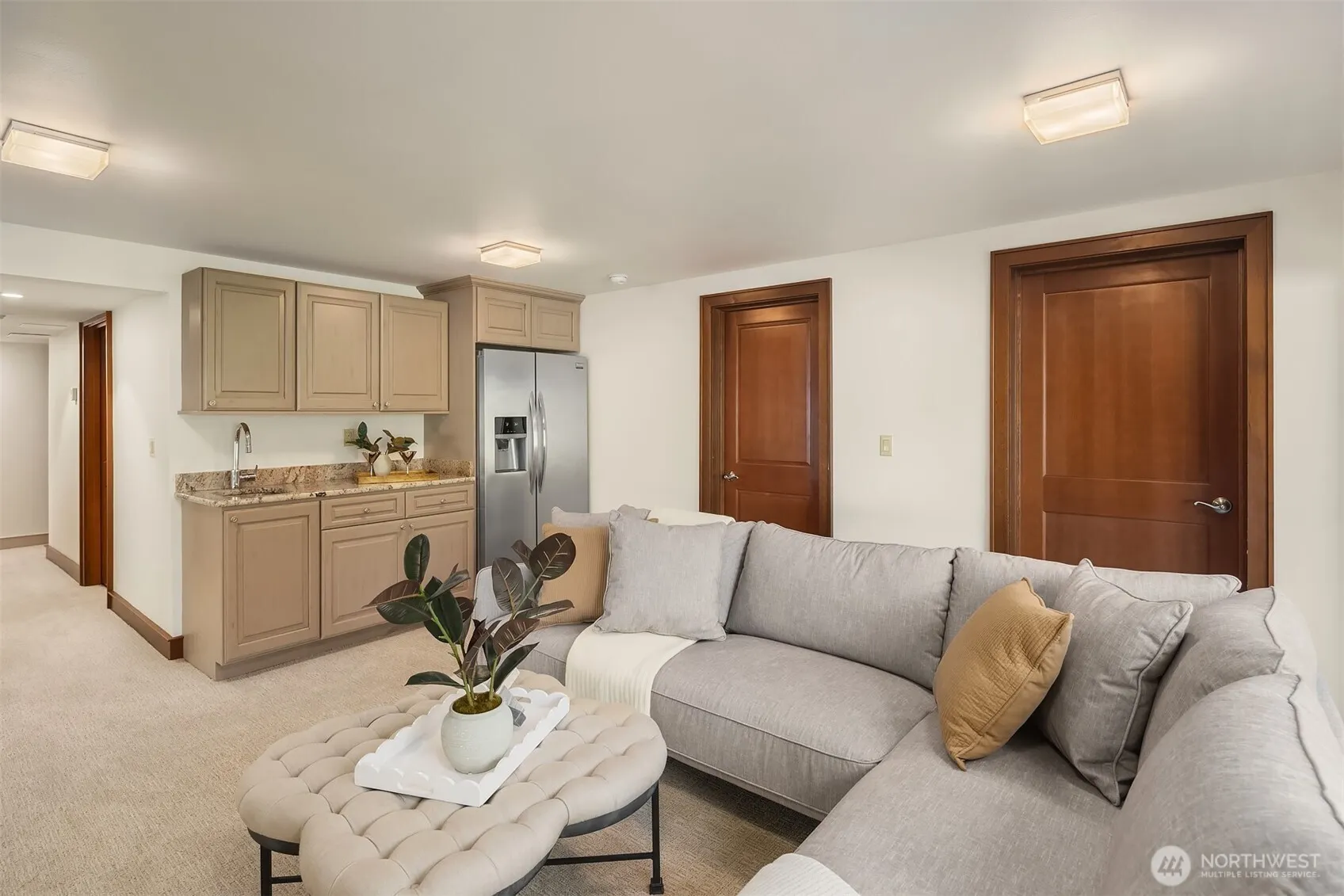 10250 SE 21st Street , Bellevue, WA 98004