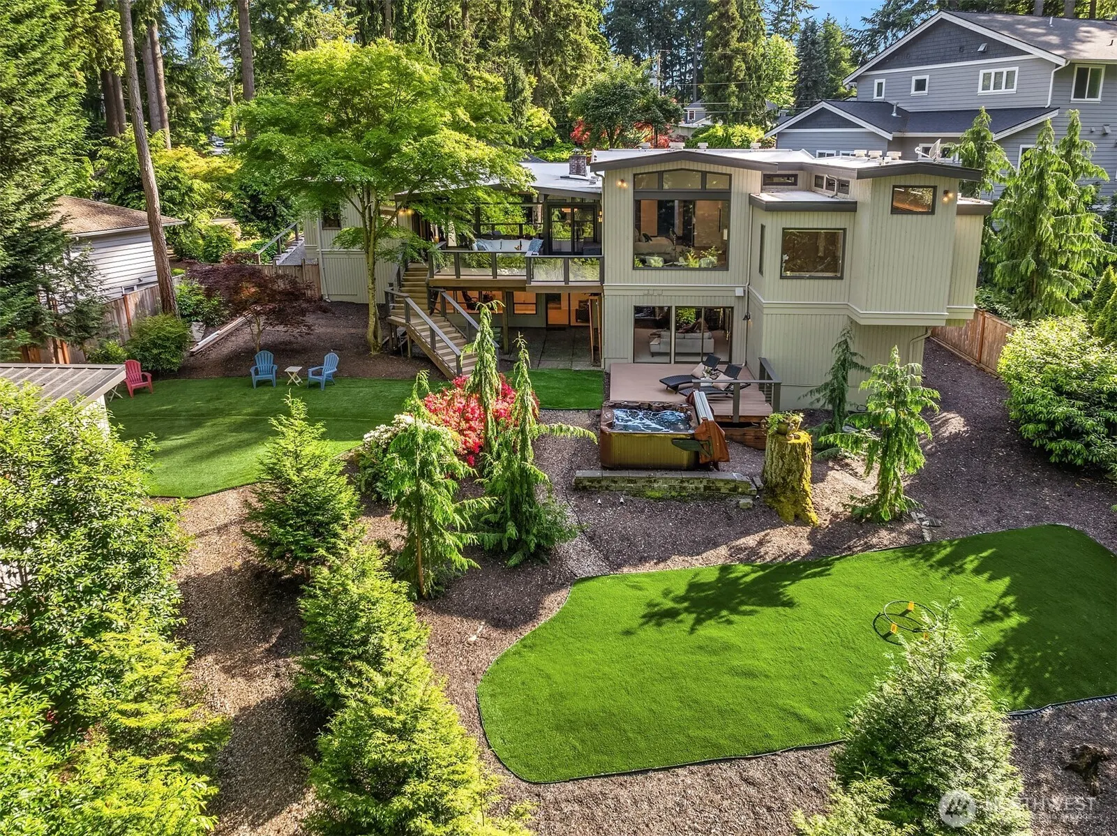 10250 SE 21st Street , Bellevue, WA 98004