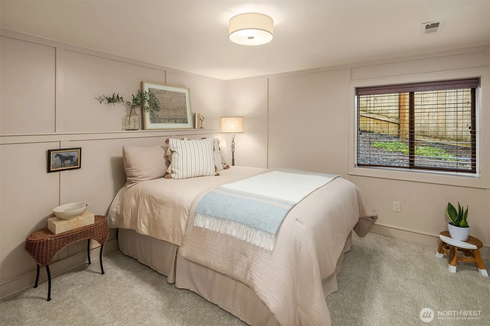 10250 SE 21st Street , Bellevue, WA 98004