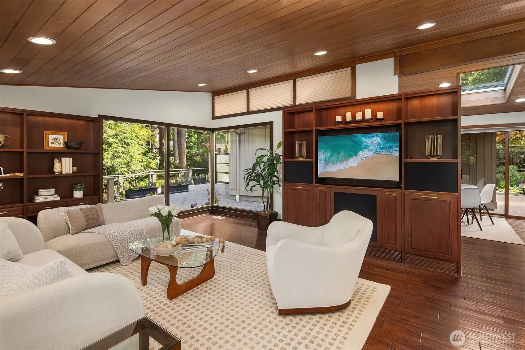10250 SE 21st Street , Bellevue, WA 98004