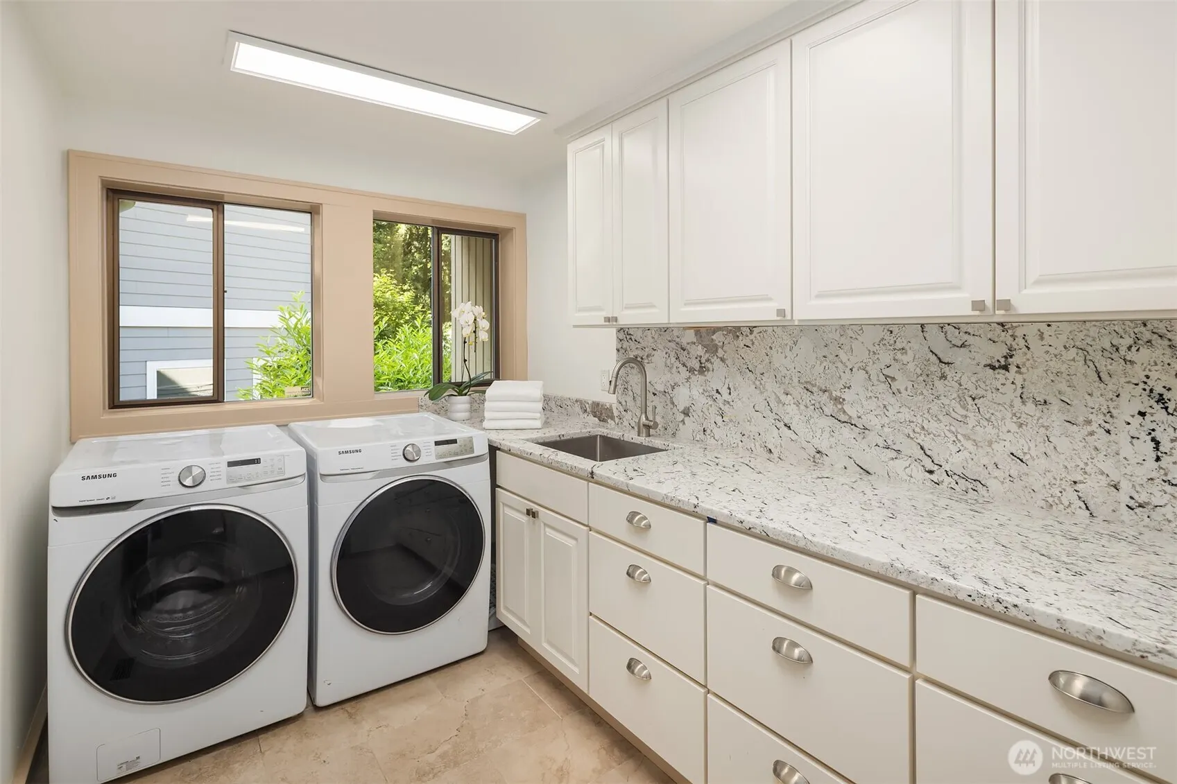 10250 SE 21st Street , Bellevue, WA 98004