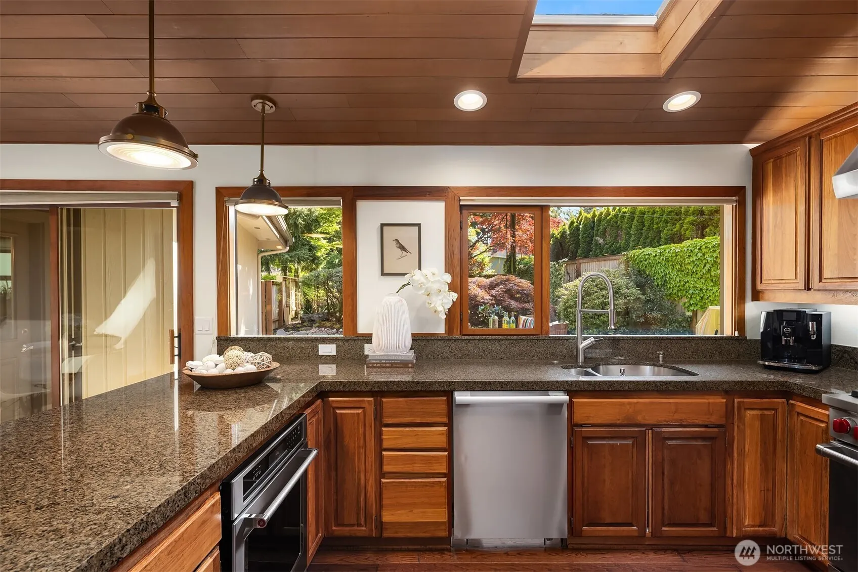10250 SE 21st Street , Bellevue, WA 98004