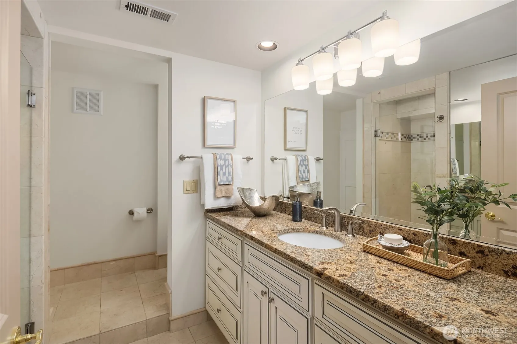 10250 SE 21st Street , Bellevue, WA 98004
