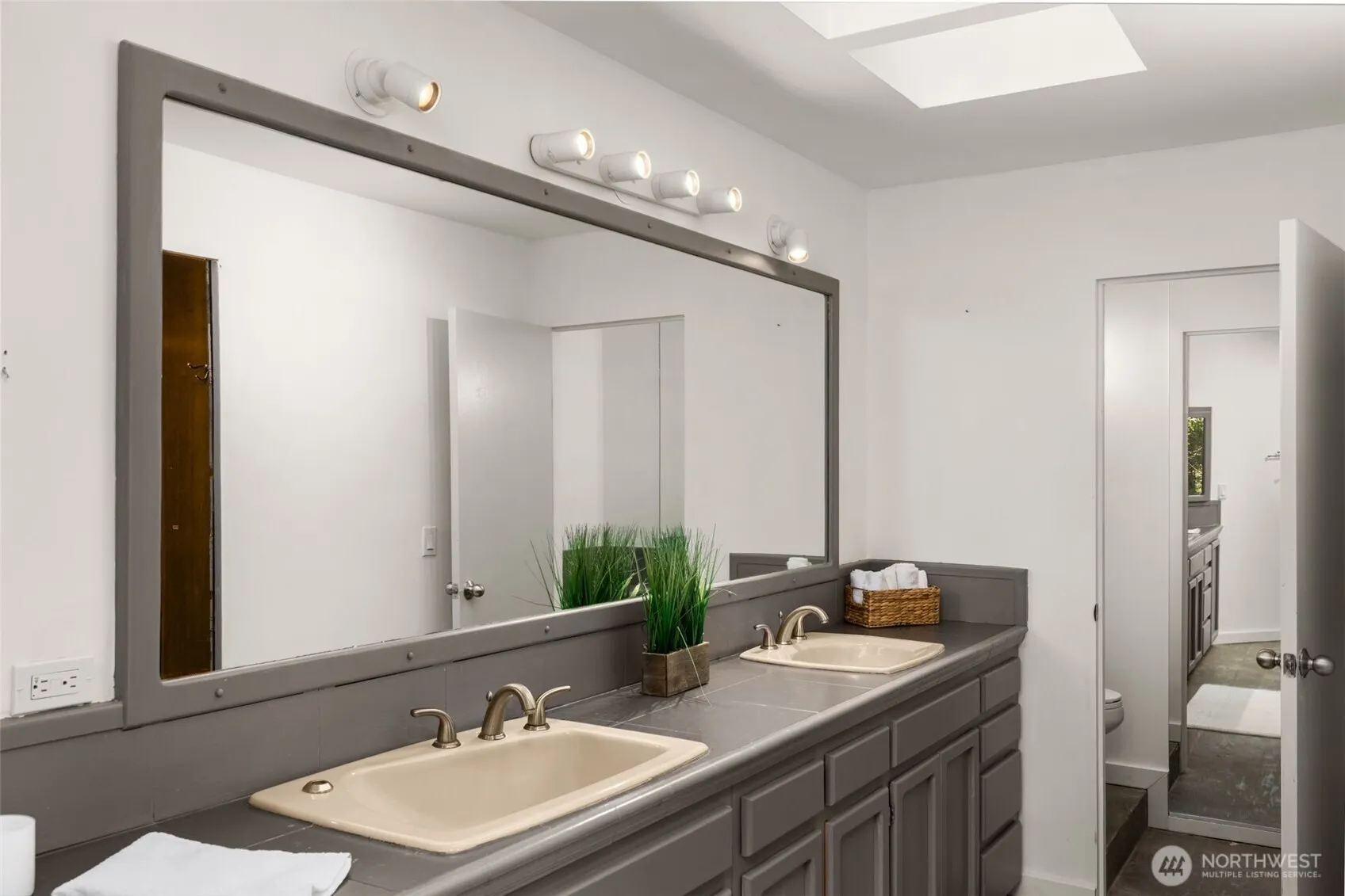27541 SE 154th Place , Issaquah, WA 98027