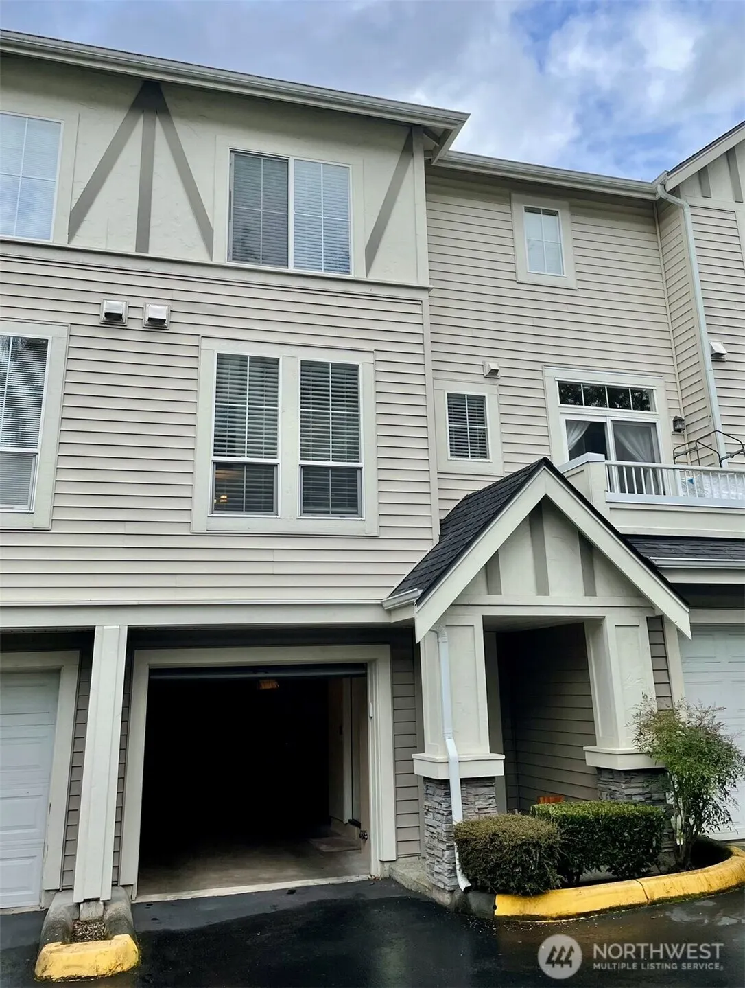 4459 249th Terr SE #8-5, Issaquah, WA 98029