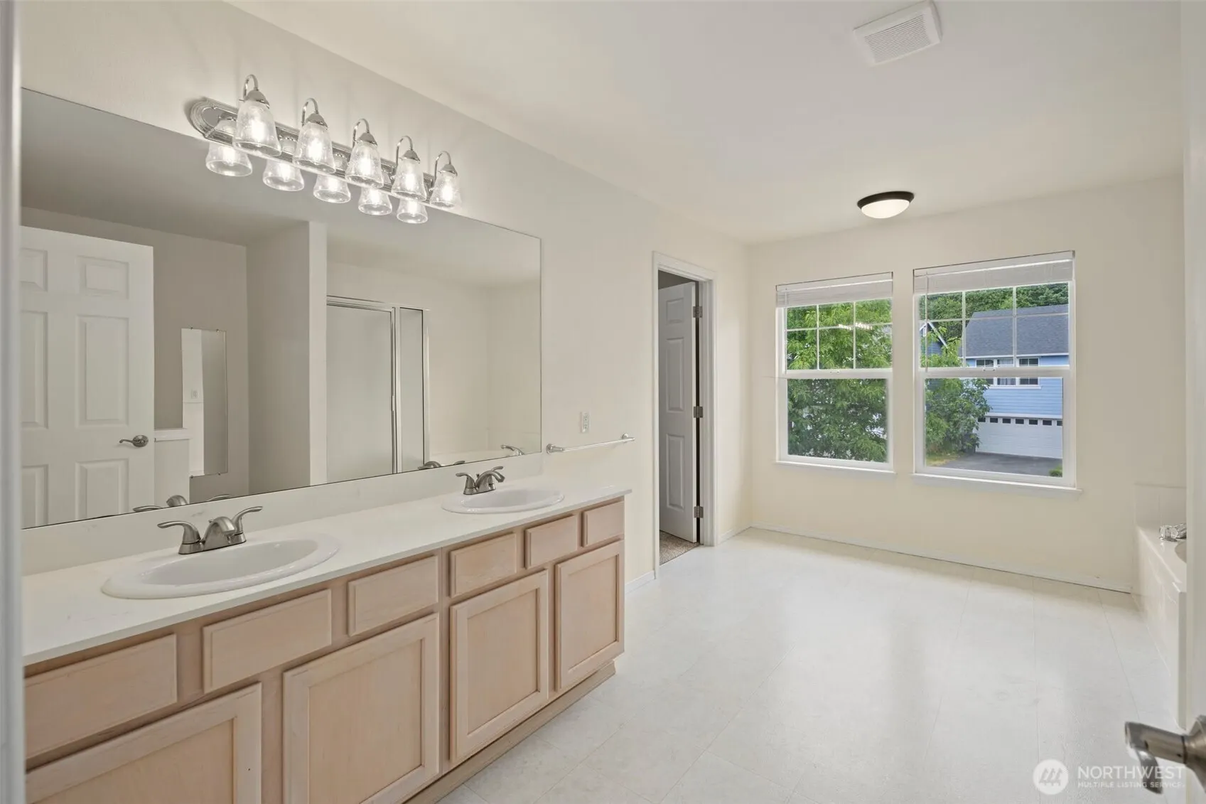 10129 224th Ave NE, Redmond, WA 98053-5839