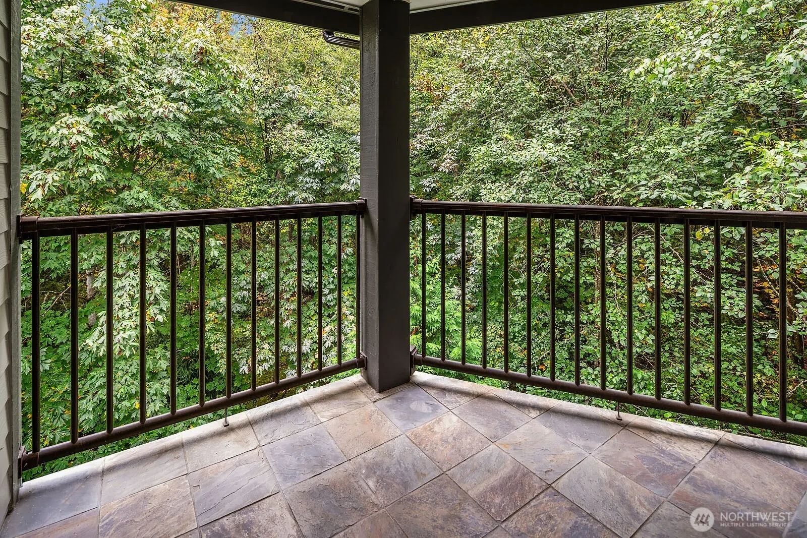 18609 SE Newport Way #408, Issaquah, WA 98027