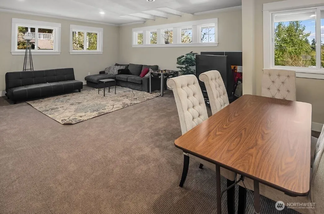 18609 SE Newport Way #408, Issaquah, WA 98027