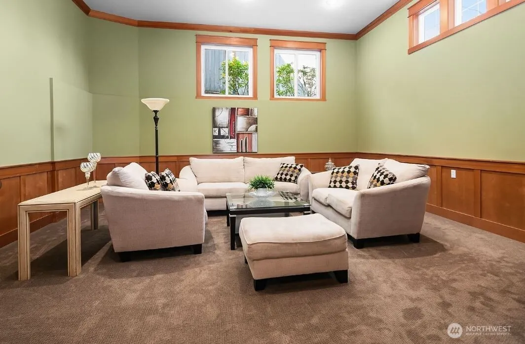 18609 SE Newport Way #408, Issaquah, WA 98027
