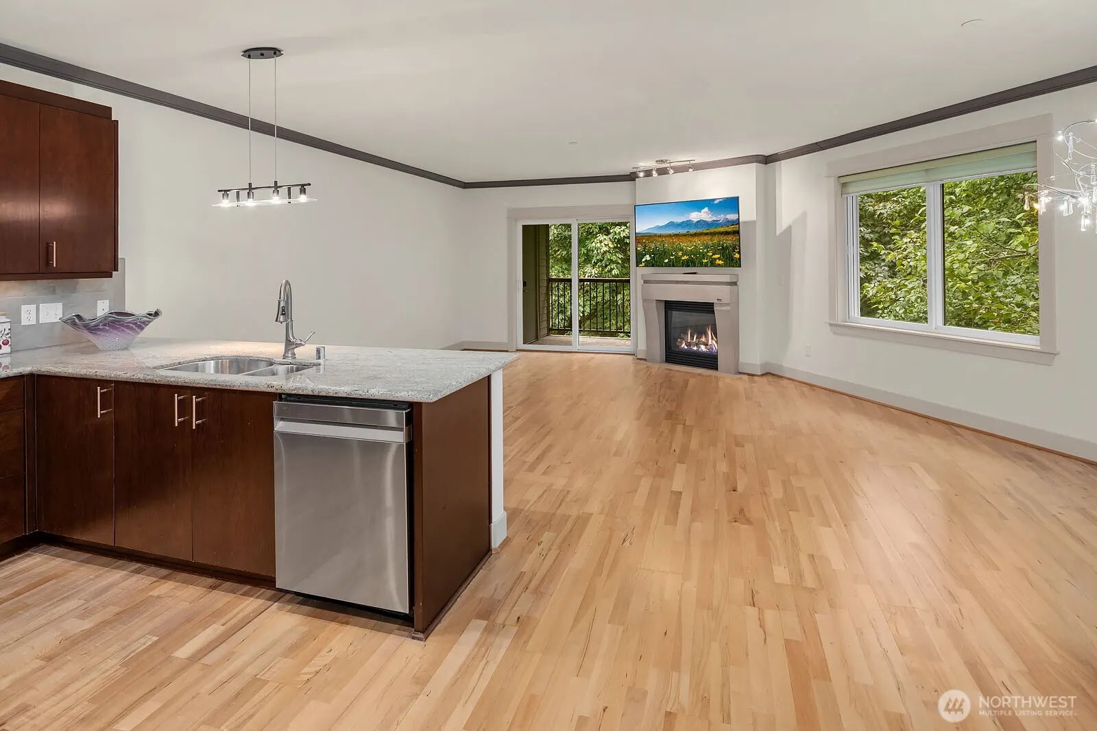 18609 SE Newport Way #408, Issaquah, WA 98027