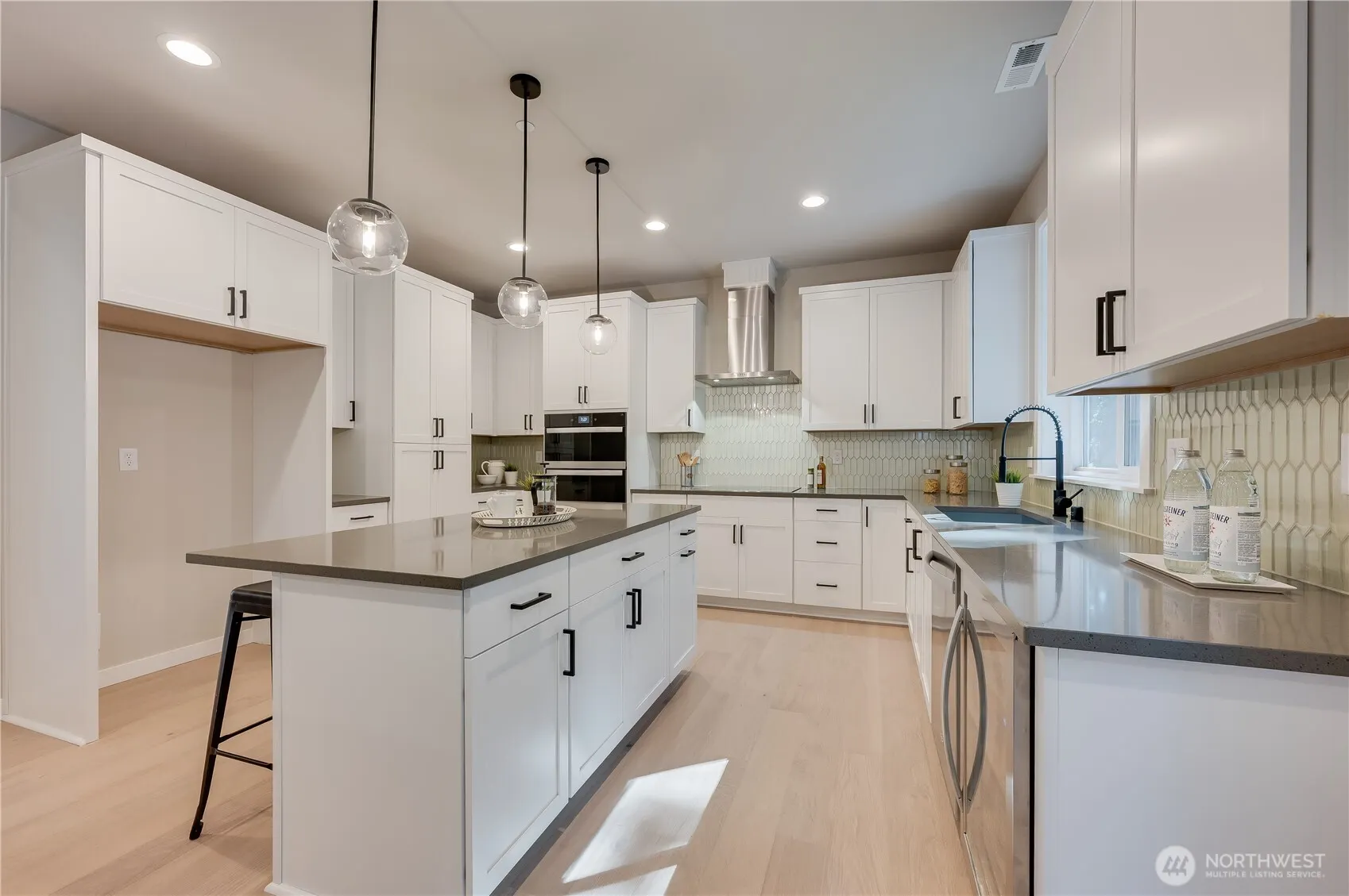 5842 186th Place SW, Lynnwood, WA 98037