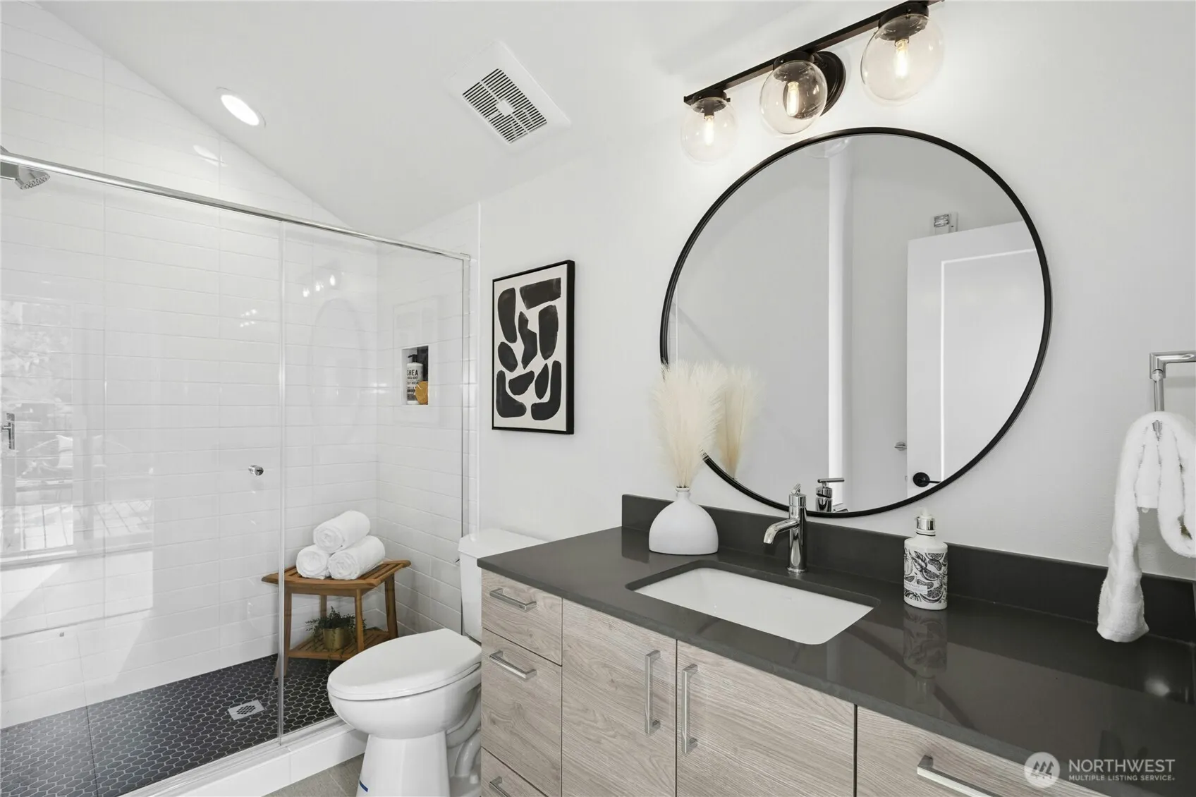 110 B 2nd Street S, Kirkland, WA 98033