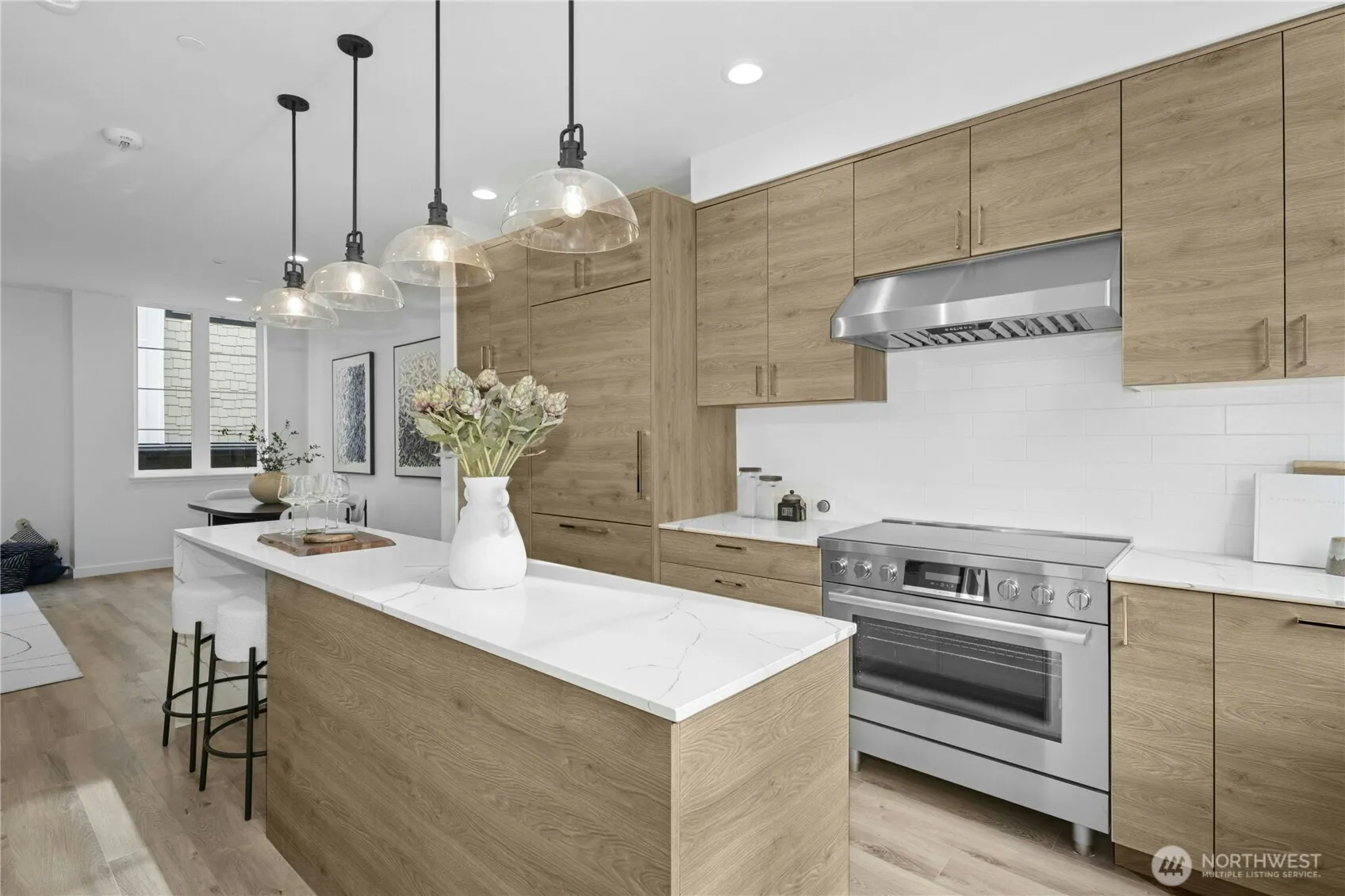 110 B 2nd Street S, Kirkland, WA 98033