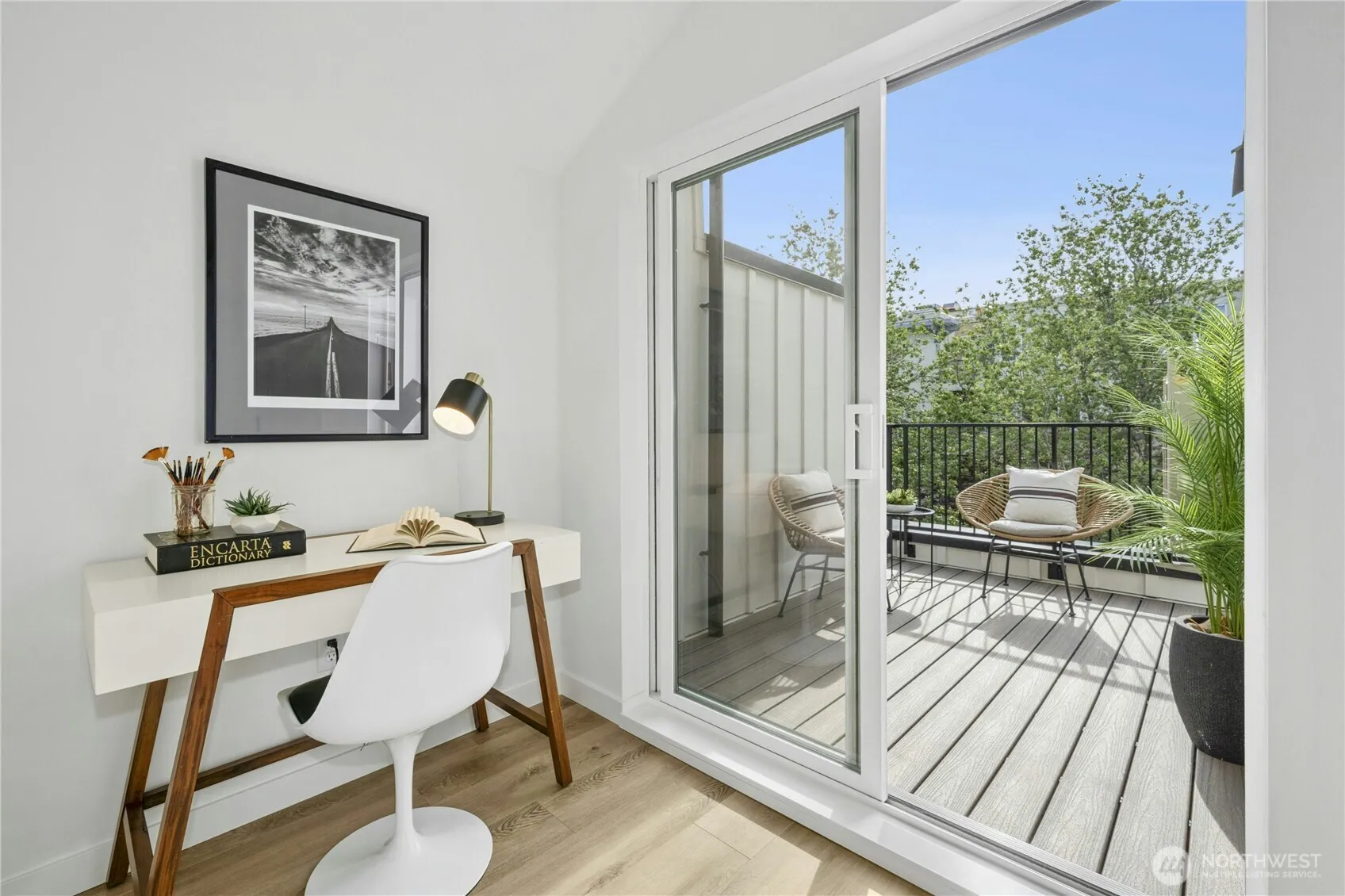 110 B 2nd Street S, Kirkland, WA 98033
