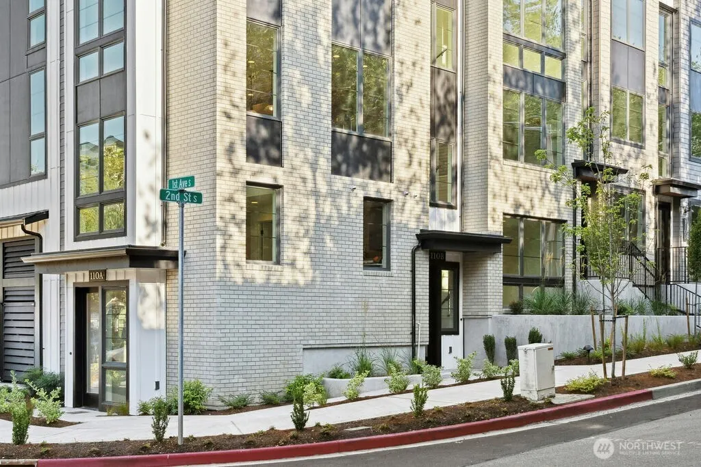 110 B 2nd Street S, Kirkland, WA 98033