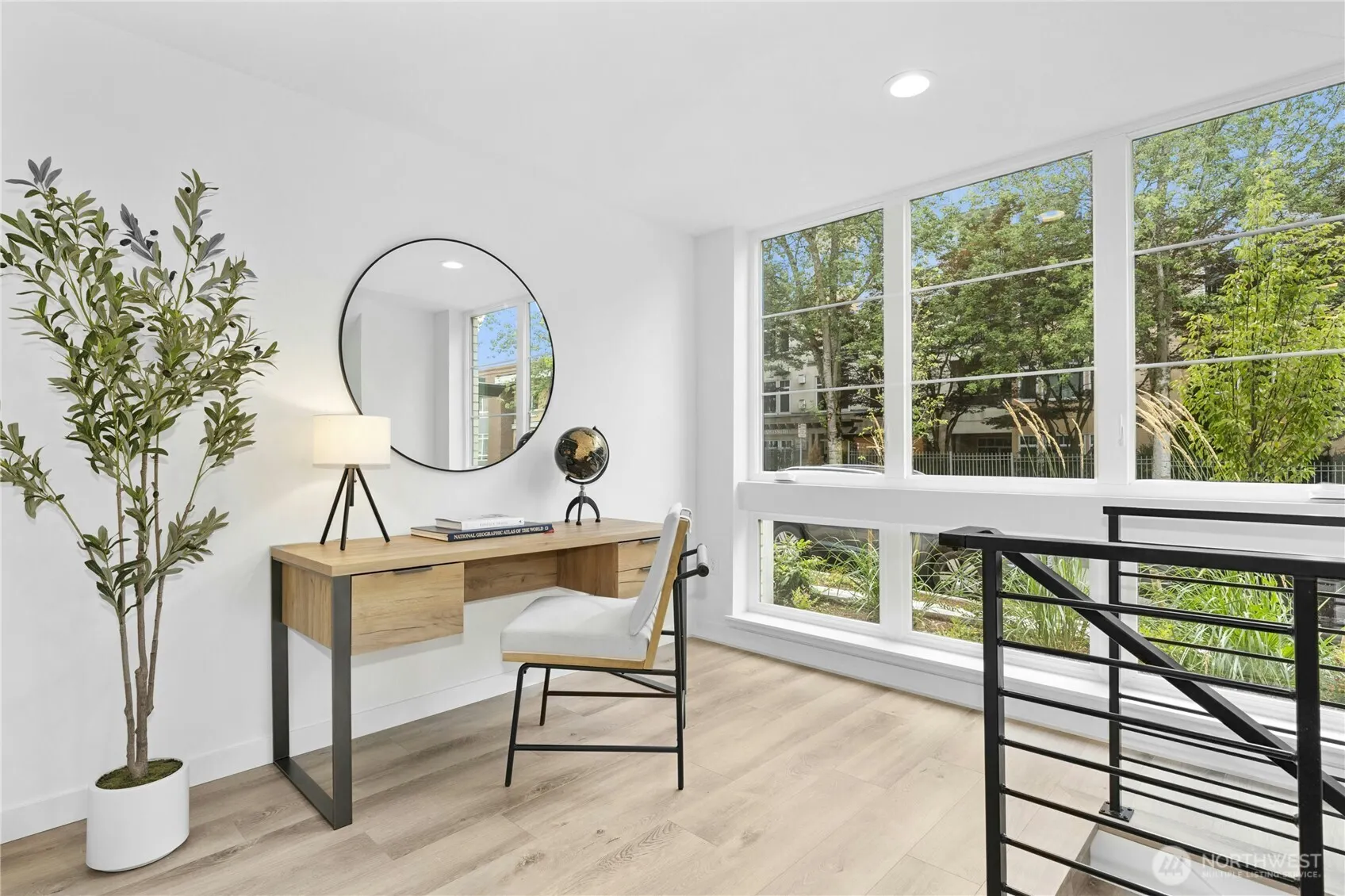 110 B 2nd Street S, Kirkland, WA 98033