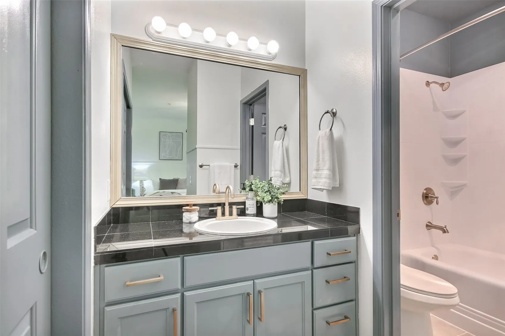 14816 29th Avenue W #B102, Lynnwood, WA 98087