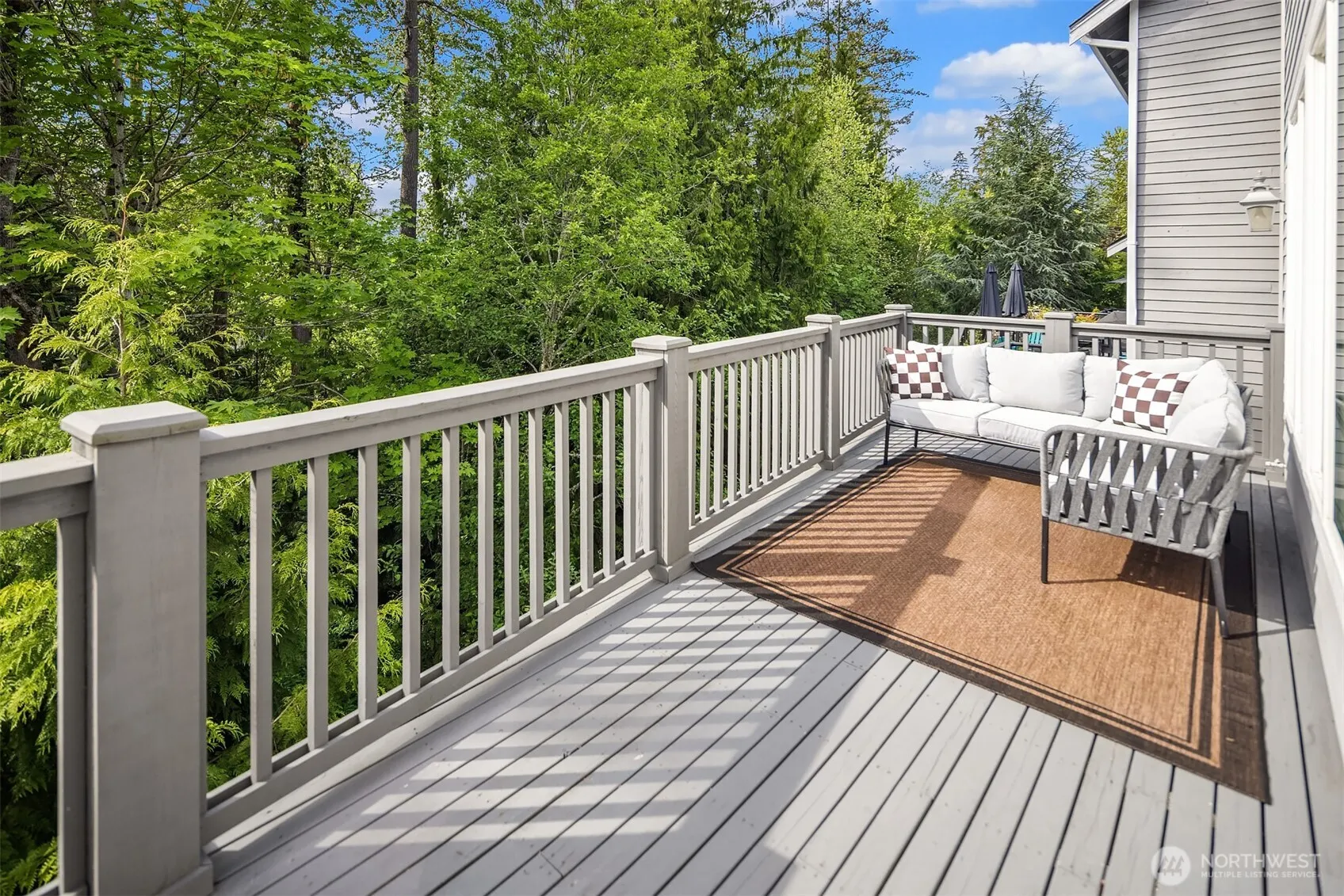 1977 16th Court NE, Issaquah, WA 98029