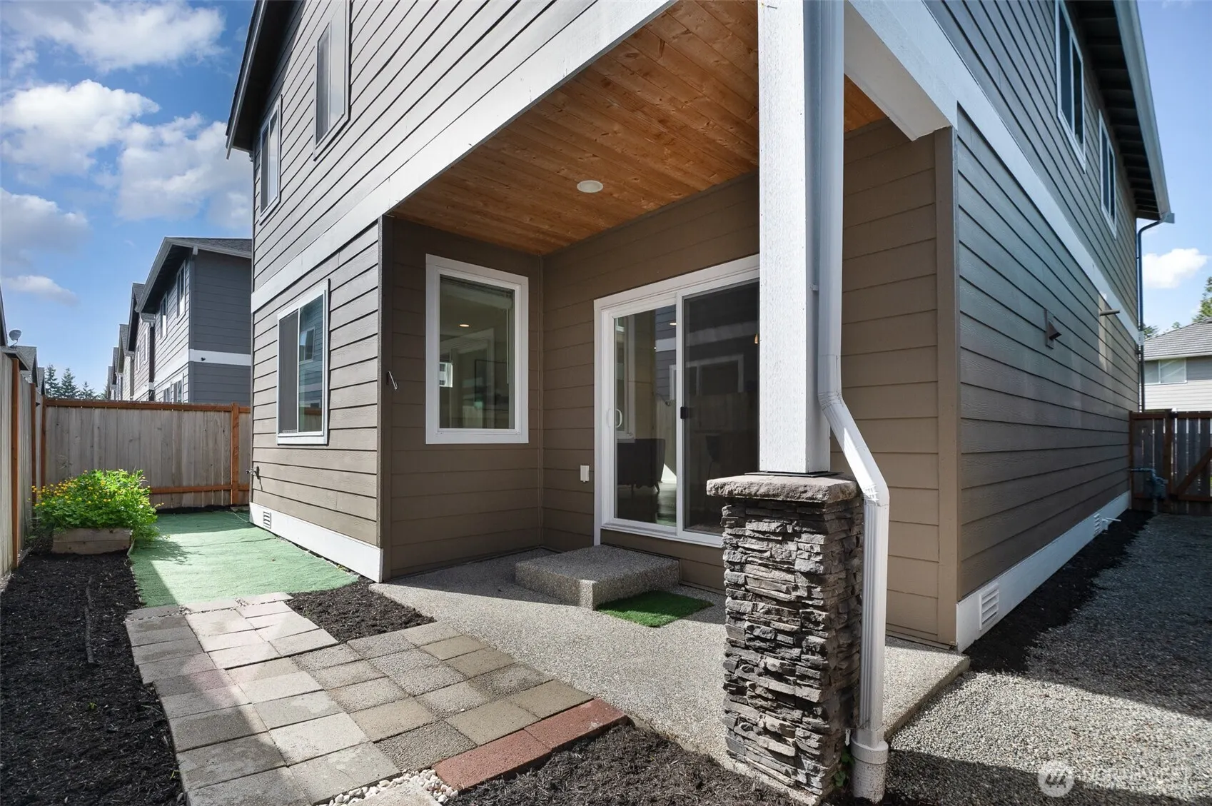 114 160th Place SW, Lynnwood, WA 98087