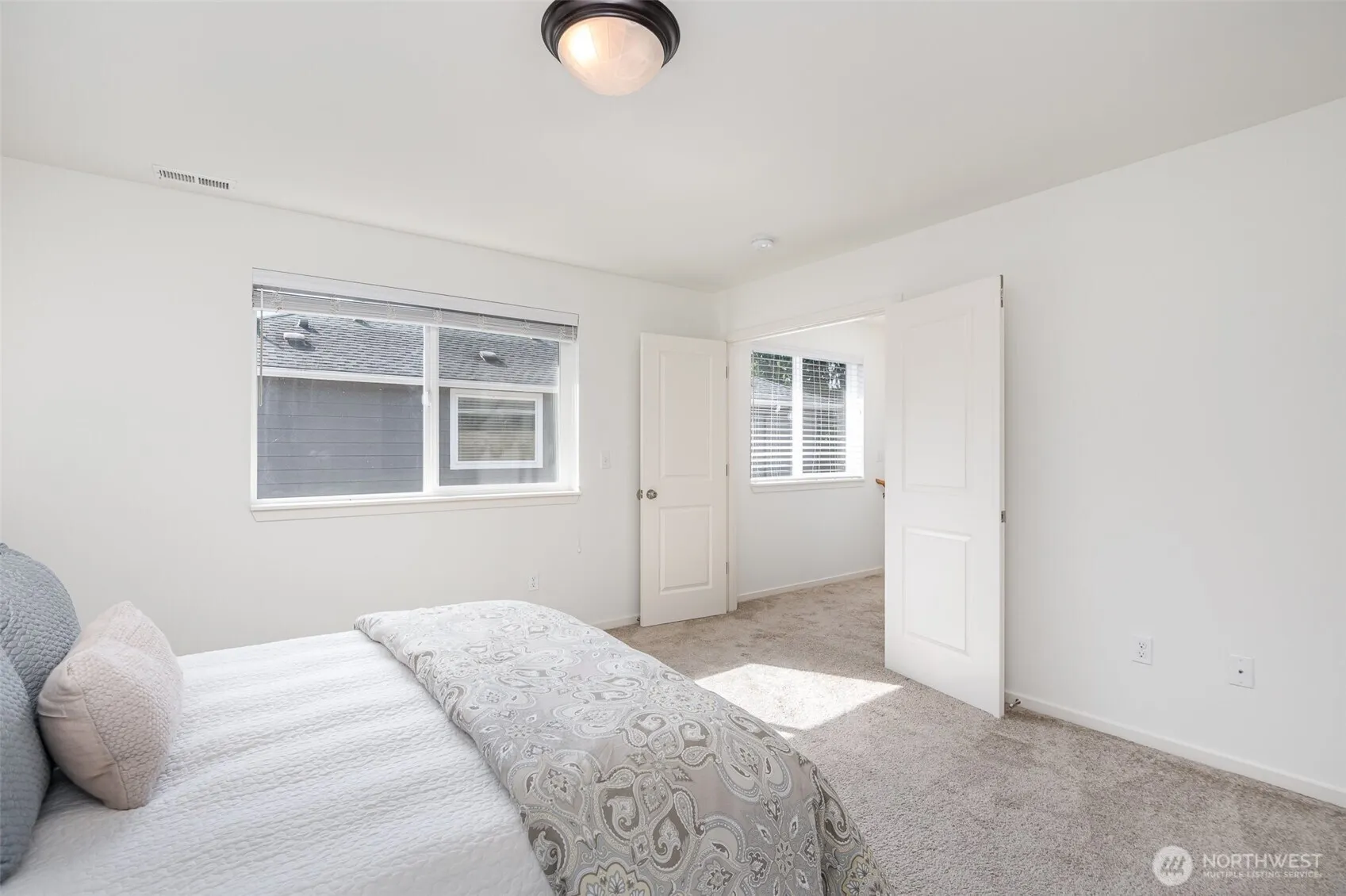 114 160th Place SW, Lynnwood, WA 98087