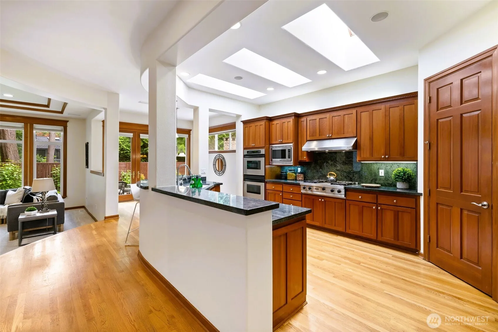 2728 206th Terrace NE, Sammamish, WA 98074