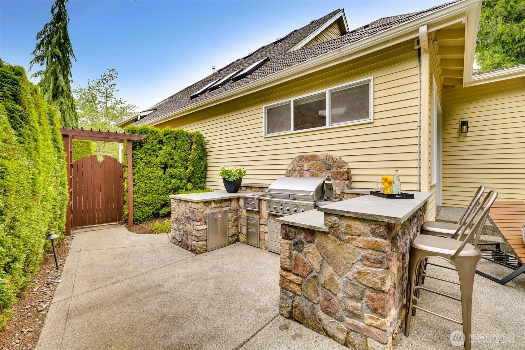 2728 206th Terrace NE, Sammamish, WA 98074